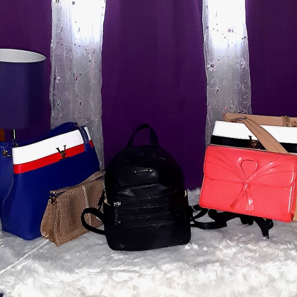 🎒 Medium black backpack